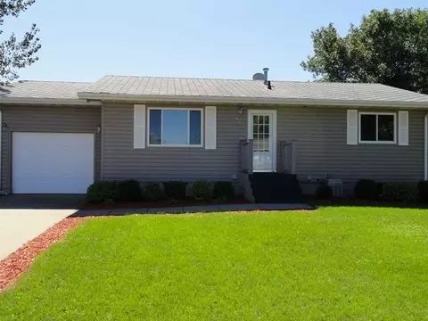 89 Custer Dr, Lincoln, ND 58504 photo 1