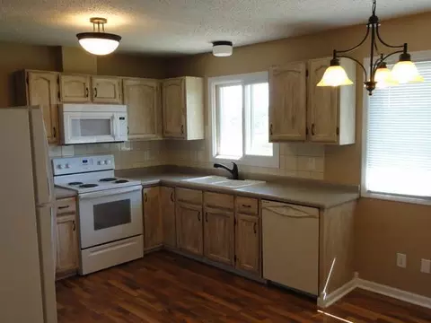 89 Custer Dr, Lincoln, ND 58504 photo 2