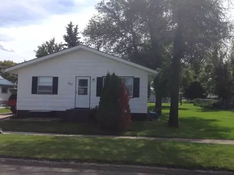 207 Burleigh Rd, Wilton, ND 58579 photo 1