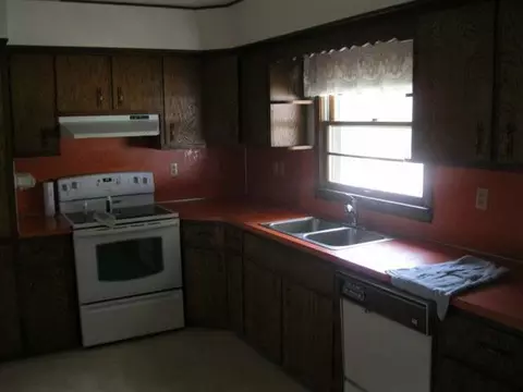 511 Park St, Flasher, ND 58535 photo 2