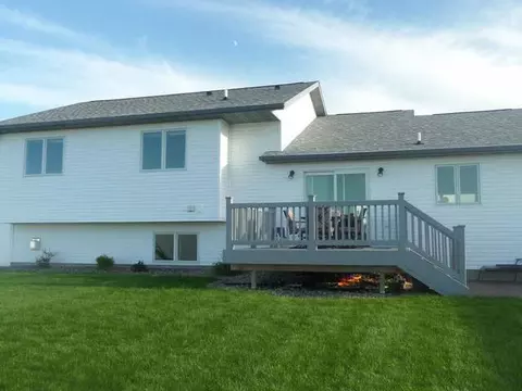 230 Brandenburg Lp, Bismarck, ND 58504 photo 2