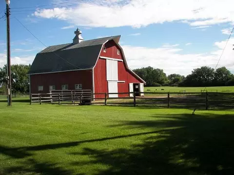3929 4th St NE, Bowdon, ND 58418 photo 2