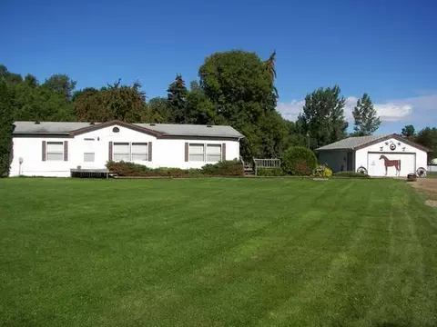 3929 4th St NE, Bowdon, ND 58418 photo 1