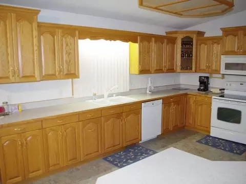 435 High Meadows Pl, Bismarck, ND 58501 photo 3