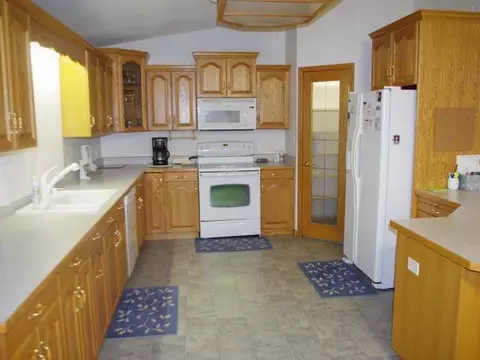 435 High Meadows Pl, Bismarck, ND 58501 photo 2