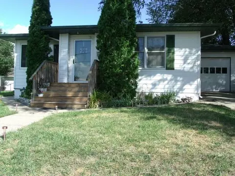 2114 D Ave E, Bismarck, ND 58504 photo 1