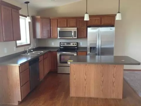5606 Normandy St, Bismarck, ND 58503 photo 2