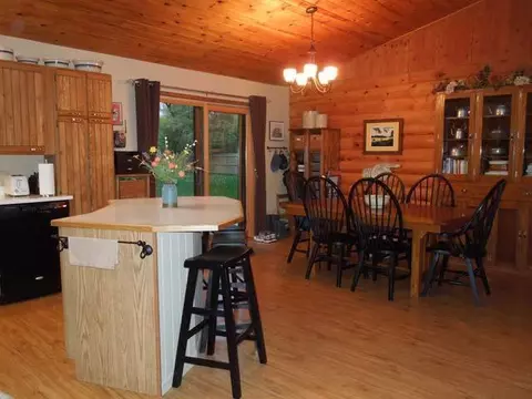 7541 Ash Ln, Bismarck, ND 58503 photo 3