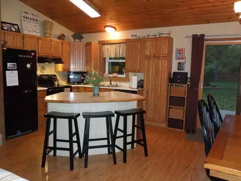 7541 Ash Ln, Bismarck, ND 58503 photo 2