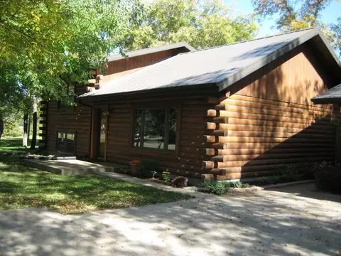 7541 Ash Ln, Bismarck, ND 58503 photo 1