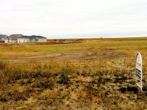 3108 Percheron Dr SE, Mandan, ND 58554 photo 1