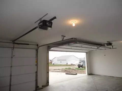 2001 Macedonia Ave SE, Mandan, ND 58554 photo 23