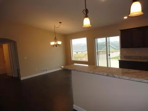 2001 Macedonia Ave SE, Mandan, ND 58554 photo 5