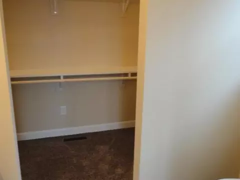 2001 Macedonia Ave SE, Mandan, ND 58554 photo 14
