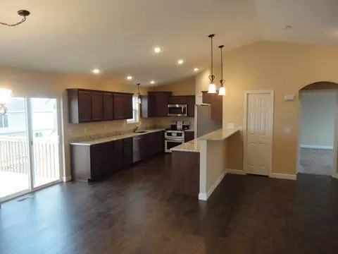 2001 Macedonia Ave SE, Mandan, ND 58554 photo 3