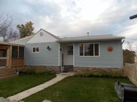 304 Kundert St, Turtle Lake, ND 58575 photo 1