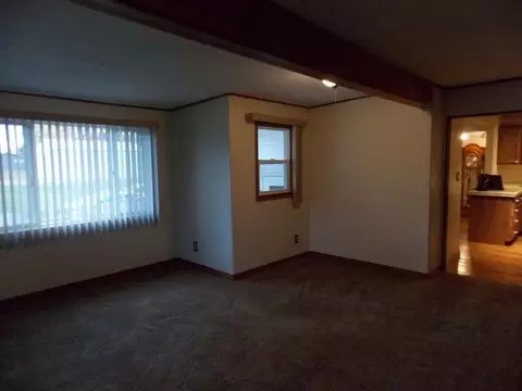 304 Kundert St, Turtle Lake, ND 58575 photo 4