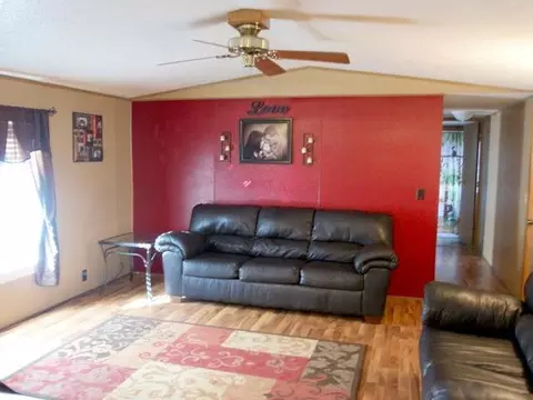 110 Tuttle Ave, Mandan, ND 58554 photo 3