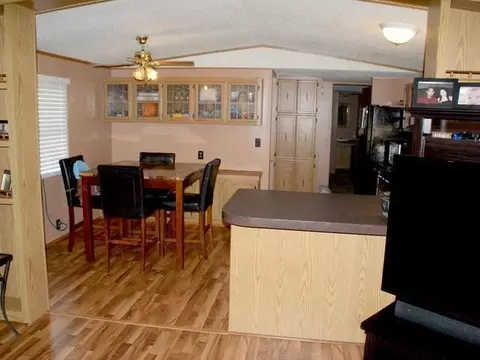 110 Tuttle Ave, Mandan, ND 58554 photo 5