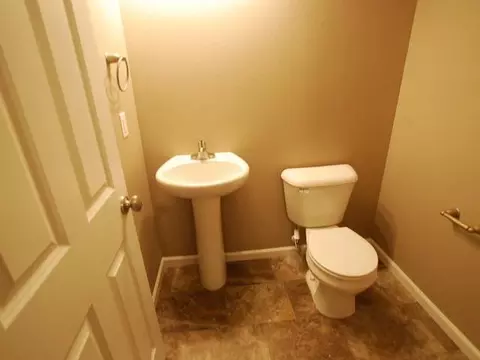 4127 Normandy St, Bismarck, ND 58503 photo 9