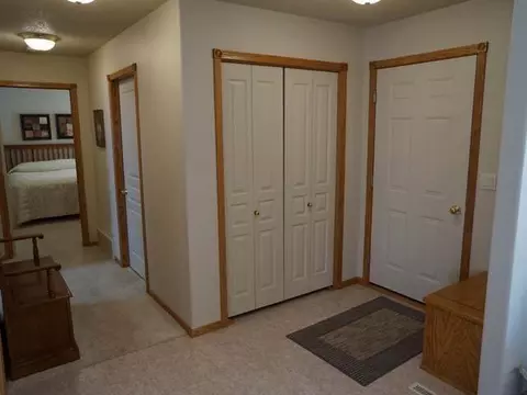 758 Interstate Ave W, Bismarck, ND 58503 photo 10