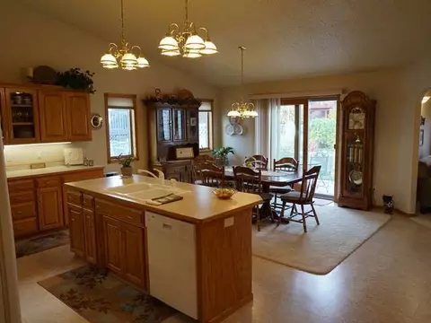 758 Interstate Ave W, Bismarck, ND 58503 photo 17