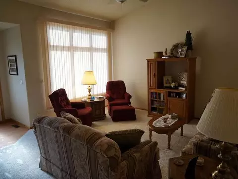 758 Interstate Ave W, Bismarck, ND 58503 photo 3