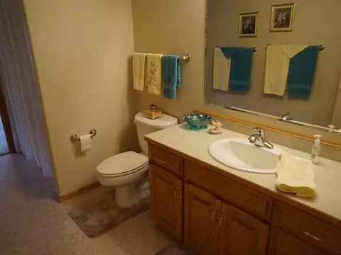 758 Interstate Ave W, Bismarck, ND 58503 photo 8