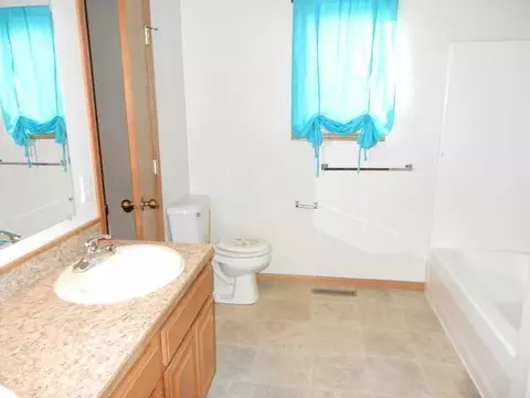 335 Ridgeland Lp, Bismarck, ND 58503 photo 10
