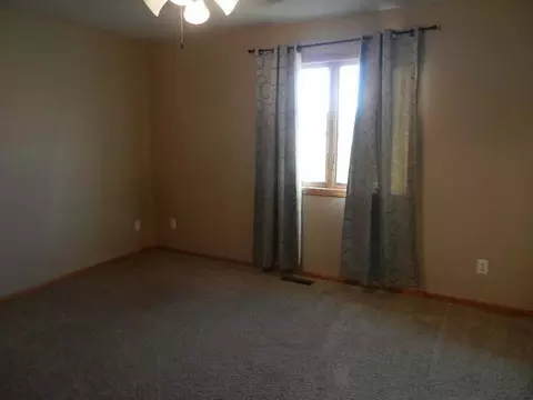 335 Ridgeland Lp, Bismarck, ND 58503 photo 11