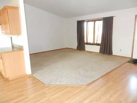335 Ridgeland Lp, Bismarck, ND 58503 photo 6