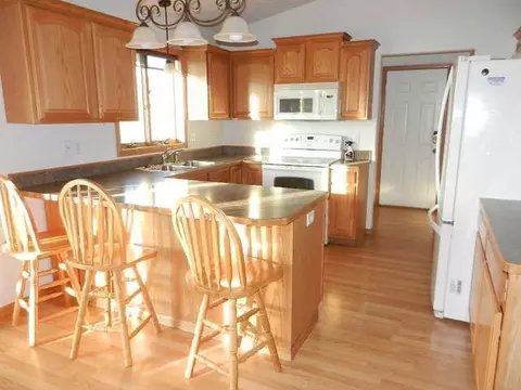 335 Ridgeland Lp, Bismarck, ND 58503 photo 3