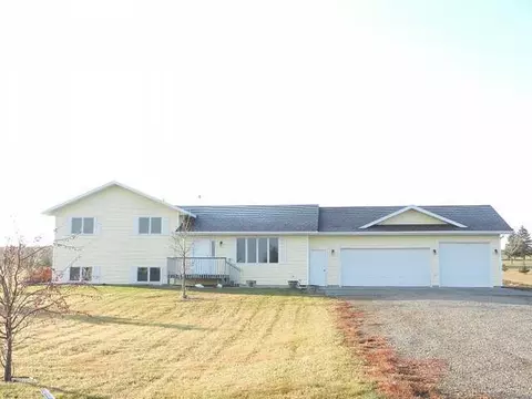 335 Ridgeland Lp, Bismarck, ND 58503 photo 1