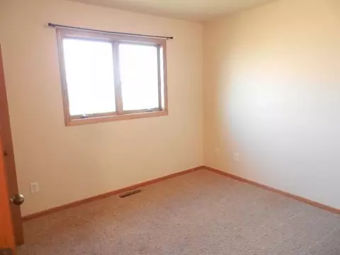 335 Ridgeland Lp, Bismarck, ND 58503 photo 12