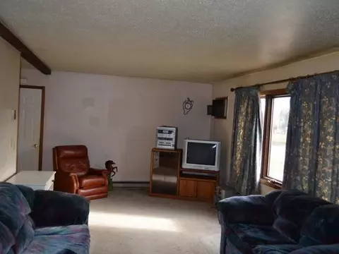 800 Cypress Dr, Beulah, ND 58523 photo 5