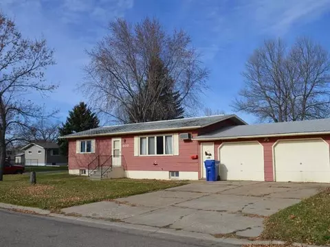 800 Cypress Dr, Beulah, ND 58523 photo 7