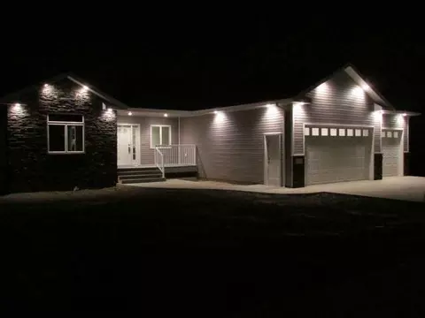 718 Calvert Dr, Bismarck, ND 58503 photo 3