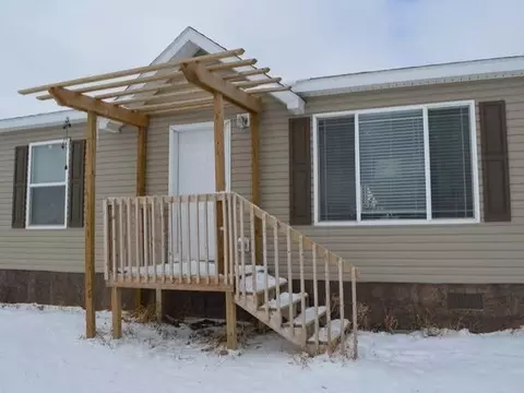 2595 Jonathan Dr N, Mandan, ND 58554 photo 2