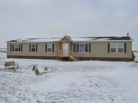 2595 Jonathan Dr N, Mandan, ND 58554 photo 1