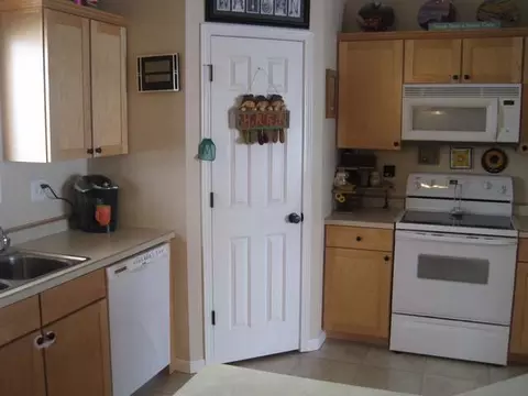 5609 Copper Pt, Bismarck, ND 58504 photo 8