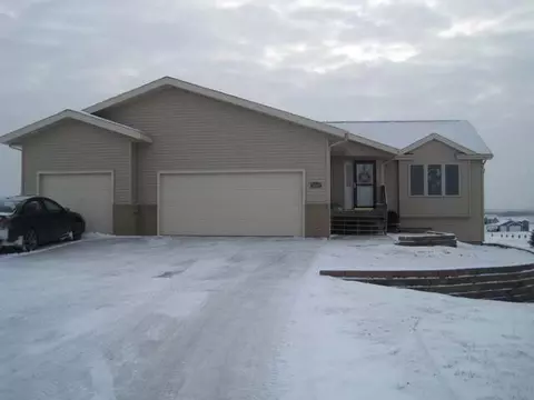 5609 Copper Pt, Bismarck, ND 58504 photo 1