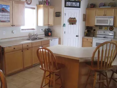 5609 Copper Pt, Bismarck, ND 58504 photo 4