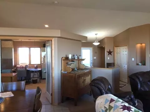 205 3rd Ave, Hettinger, ND 58639 photo 13