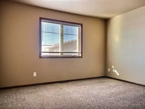 1160 Santa Fe Ave, Bismarck, ND 58504 photo 8