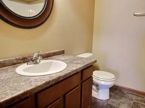 1160 Santa Fe Ave, Bismarck, ND 58504 photo 9
