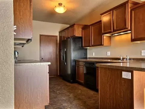 1160 Santa Fe Ave, Bismarck, ND 58504 photo 5