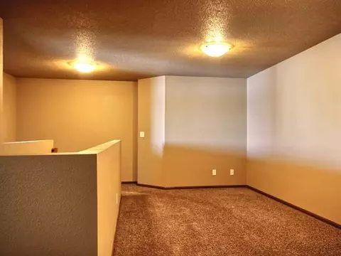 1160 Santa Fe Ave, Bismarck, ND 58504 photo 7