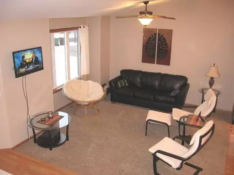 5524 Niagara Dr, Bismarck, ND 58503 photo 2