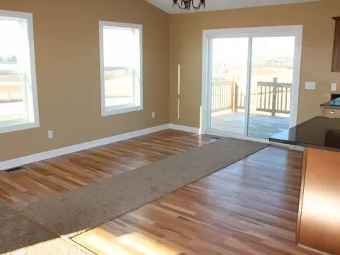 804 Canyon Rd, Mandan, ND 58554 photo 4