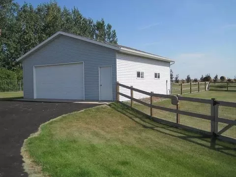 4401 Denali Pl, Bismarck, ND 58503 photo 2